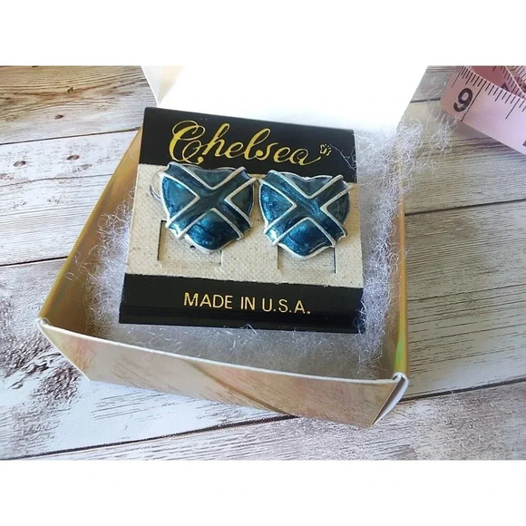 NWT Vintage 1980s Blue Heart Crossed Enamel Painted Earrings - Picture 3 of 3